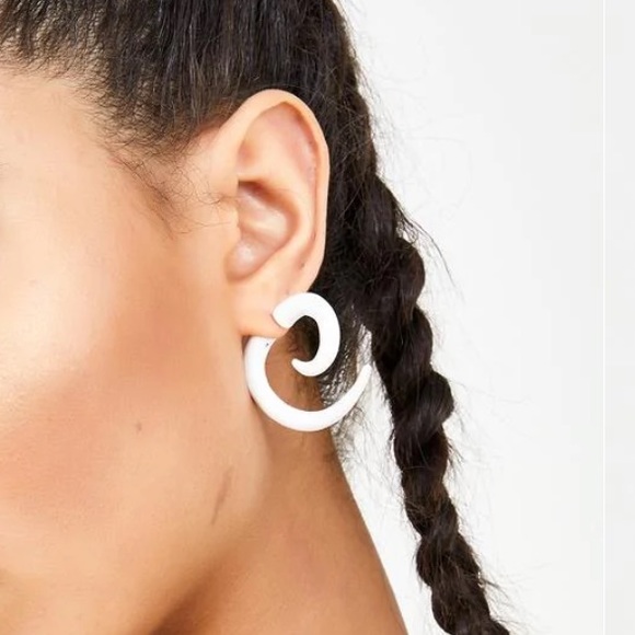 Pure Chaotic Night Spiral Earrings (NWT) - Picture 1 of 4